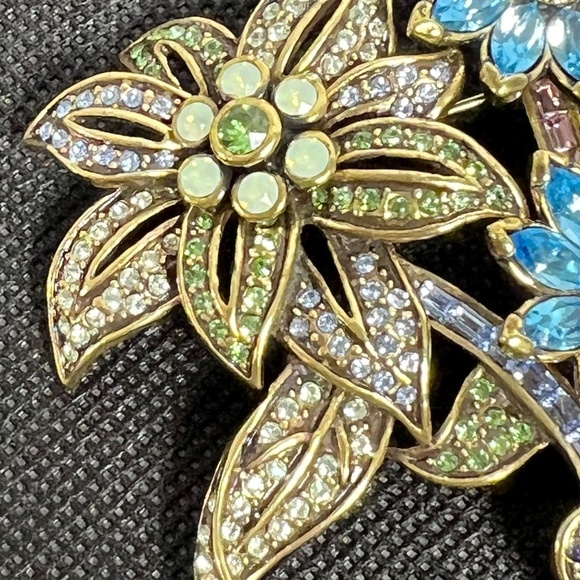Heidi Daus Brooch Blue Flowers Signed Pin Forget Me Not Bouquet Crystals - Picture 3 of 14
